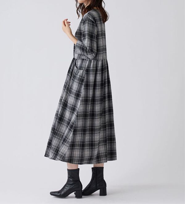 BELLUNA（ベルーナ）の「ゆったりギャザーポケット付ワンピース（その他ワンピース）」｜詳細画像