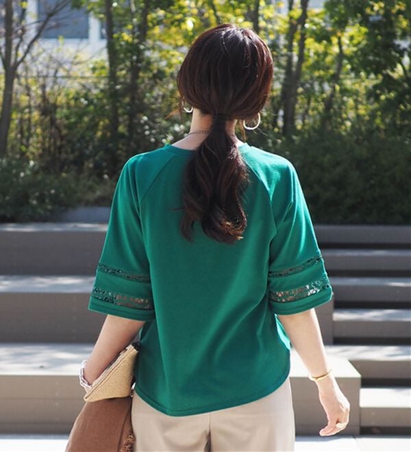 BELLUNA（ベルーナ）の「衿＆袖ハシゴレース使いプルオーバー（カットソー）」｜詳細画像