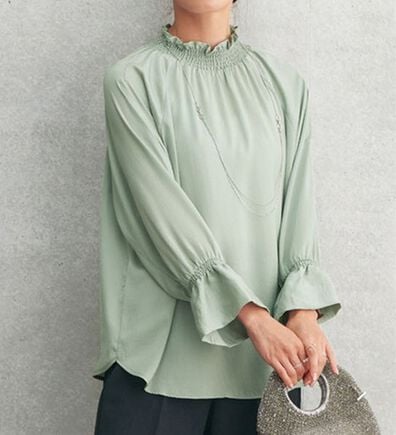 BELLUNA（ベルーナ）の「シャーリングブラウス（ブラウス）」