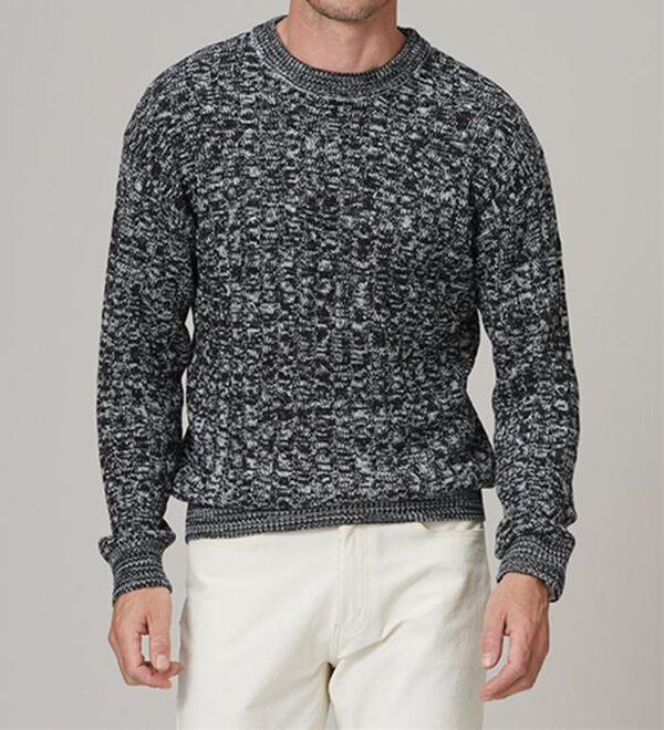 「２色で編み上げる高見えケーブル編セーター（メンズニット・セーター）」｜詳細画像