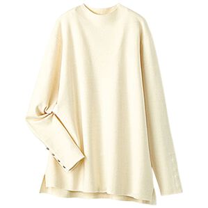 BELLUNA（ベルーナ）の「もちもち素材袖ボタンニットプルオーバー（ニット・セーター）」｜アイボリー