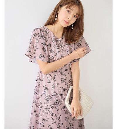 商品確認中です［美品‧✲゜LiNdSTORM］花柄ワンピース 大人可愛い♡