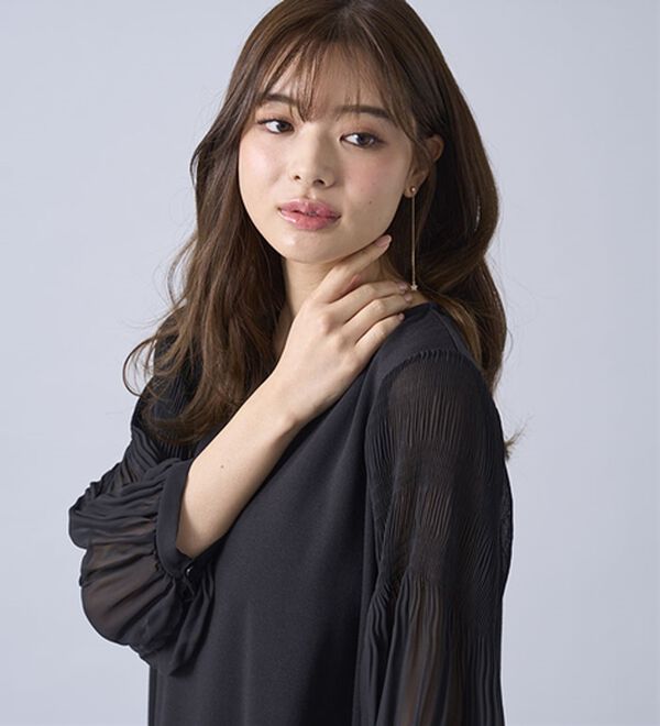 BELLUNA（ベルーナ）の「ヒンヤリ！プリーツ使いデザインプルオーバー（カットソー）」｜詳細画像