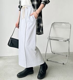 GeeRA（ジーラ）の「すっきり見え！フロントラインスウェットナロースカート（ロングスカート）」｜オートミール