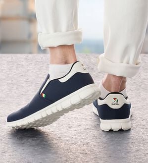 「＜アーノルド　パーマー＞男女兼用　カジュアルスリッポン（メンズスニーカー）」｜ネイビー