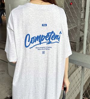 GeeRA（ジーラ）の「アソートロゴプリントＴシャツワンピース（その他ワンピース）」｜オートミール&times;バックプリント