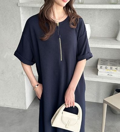 GeeRA（ジーラ）の「【ひんやり/着痩せ】ハーフジップ大人Ｔシャツワンピース（カットソーワンピース）」