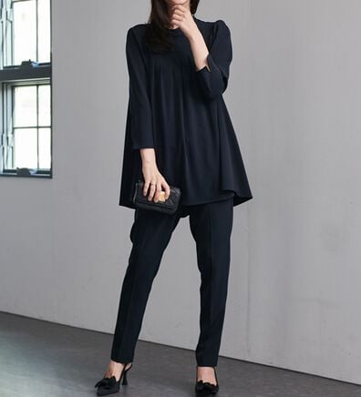 RANAN（ラナン）の「＜セットアップ＞バックパール調デザインフレアートップスパンツセット（パンツスーツ）」