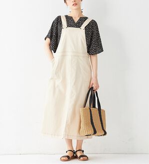 Viola e Viola（ヴィオラ エ ヴィオラ）の「ゆるっときれいなスキッパーフレアー袖ブラウス（ブラウス）」｜ブラックくずれドット