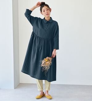 BELLUNA（ベルーナ）の「＜＆ｃｏｃｏｃｈｉ＞綿１００％ダブルガーゼ素材ゆったりワンピース（シャツワンピース）」｜ネイビー