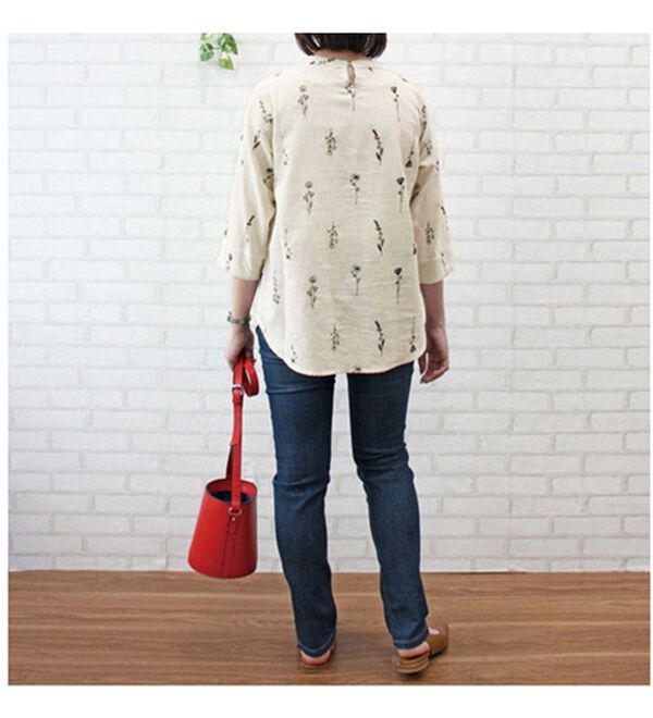 BELLUNA（ベルーナ）の「綿麻素材刺しゅうデザインブラウス（ブラウス）」｜詳細画像