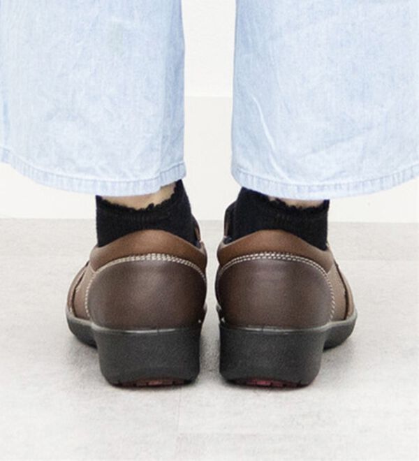 BELLUNA（ベルーナ）の「ゆったり５Ｅ配色美的ラインシューズ（スリッポン）」｜詳細画像