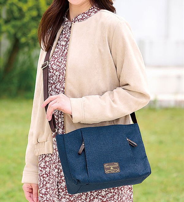 BELLUNA（ベルーナ）の「＜ソフィア・バレンチノ＞お財布の指定席がある軽量ショルダー（その他バッグ）」｜ネイビー