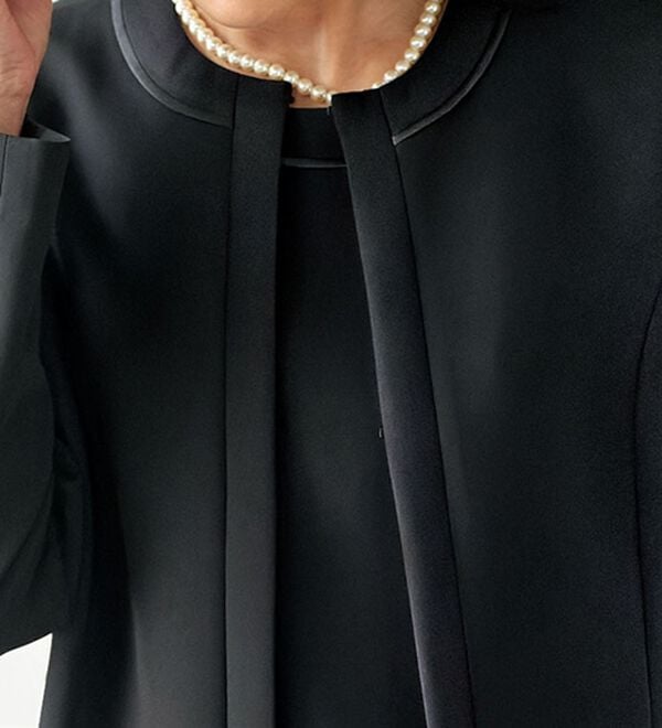 BELLUNA（ベルーナ）の「洗えるストレッチ！ロングジャケット　細見えワンピースアンサンブル（ブラックフォーマル（喪服・礼服））」｜詳細画像
