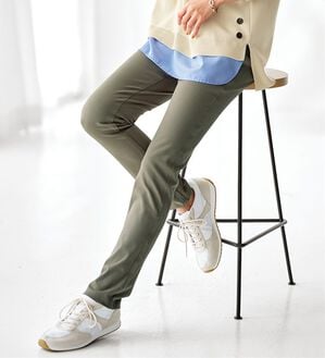 BELLUNA（ベルーナ）の「【Ｐｒｉｍａ　Ｆｉｔ　Ｐａｎｔｓ】美ストレッチ素材レギンスパンツ（スパッツ・レギンス）」｜オリーブ