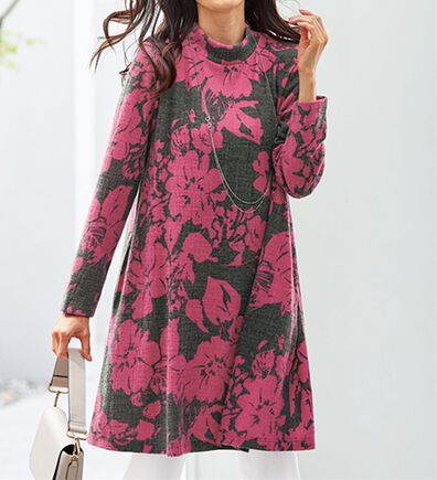 BELLUNA（ベルーナ）の「秋冬に映える花柄プリントカットソーチュニックワンピース（チュニックワンピース）」