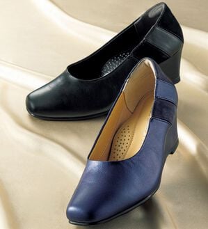 BELLUNA（ベルーナ）の「山羊革４Ｅ異素材使いパンプス（パンプス）」｜詳細画像