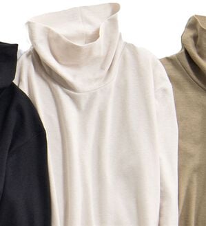 LAVIENNE（ラヴィエンヌ）の「【極カシミヤ入り】シアー素材タートルネックインナー（肌着・インナーウェア）」｜グレージュ