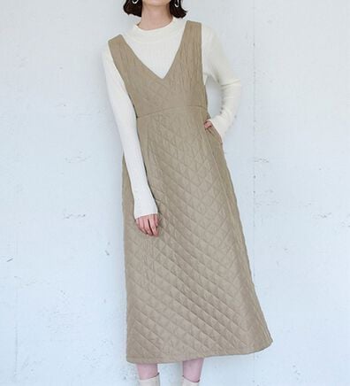 RANAN（ラナン）の「キルティングＶネックジャンパースカート（ジャンパースカート）」