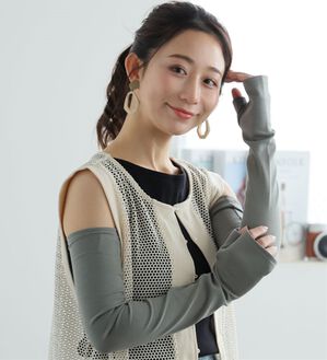 A HAPPY MARILYN（アハッピーマリリン）の「【Ｍ～８Ｌ】【接触冷感・吸水速乾】日差しから守るアームカバー（その他ファッション小物）」｜カーキ