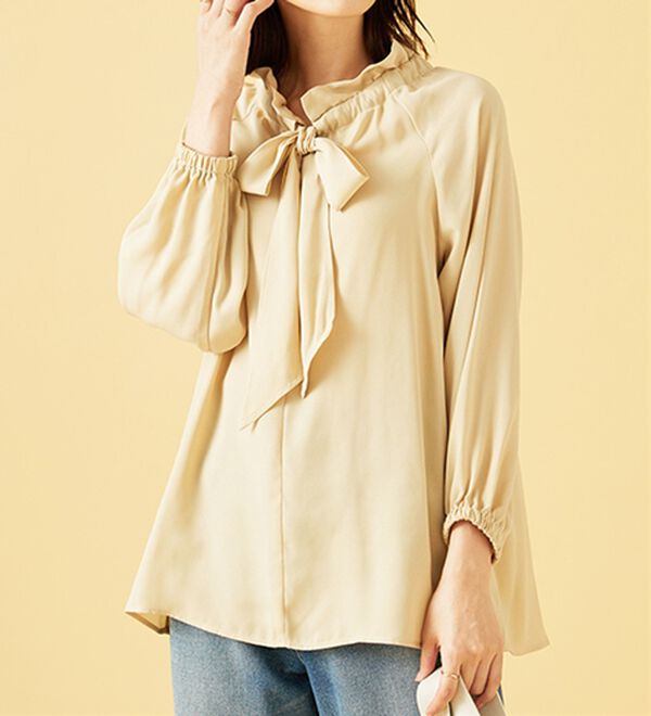 BELLUNA（ベルーナ）の「フリル衿ボウタイデザインブラウス（ブラウス）」｜クリームイエロー