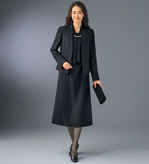 BELLUNA（ベルーナ）の「北陸ジャカードワンピースアンサンブル（パールネックレス付き）（ブラックフォーマル（喪服・礼服））」｜黒