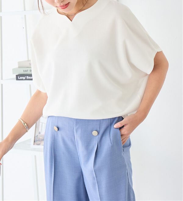 alotta（アロッタ）の「着痩せが叶うドルマンスリーブきれいめカットソー（カットソー）」｜詳細画像