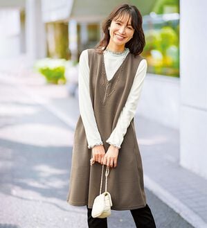 BELLUNA（ベルーナ）の「ボーダージャカード素材ジャンパースカート（ジャンパースカート）」｜モカ