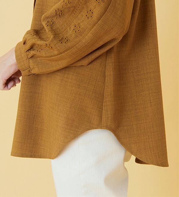 BELLUNA（ベルーナ）の「麻調素材袖刺しゅうデザインブラウス（ブラウス）」｜詳細画像
