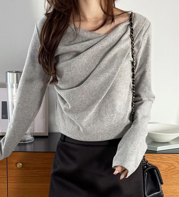 GeeRA（ジーラ）の「ドレープデザインカットソー（カットソー）」｜詳細画像