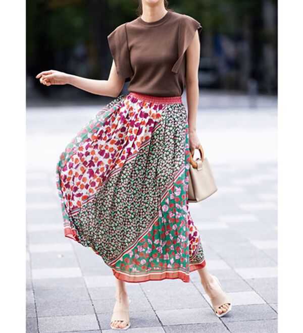 RANAN（ラナン）の「パネルフラワー柄プリーツロングスカート（ロングスカート）」｜詳細画像