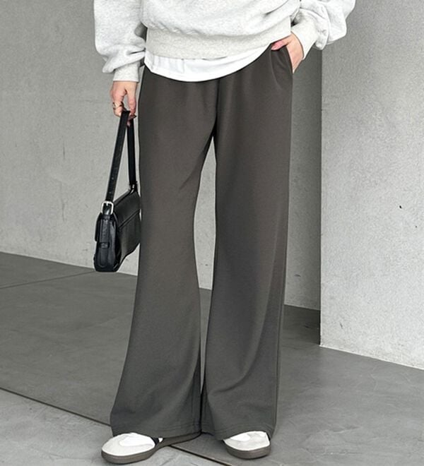 GeeRA（ジーラ）の「美脚見えカーブフレアパンツ（フルレングスパンツ）」｜詳細画像