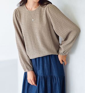 BELLUNA（ベルーナ）の「ふくれジャカードパフブラウス（ブラウス）」｜ベージュ
