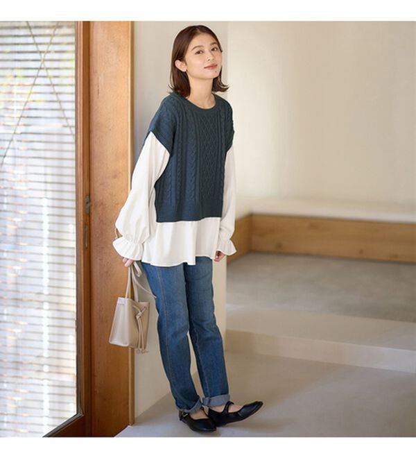 Viola e Viola（ヴィオラ エ ヴィオラ）の「１枚で重ね着が楽しめる！レイヤード風ケーブル編みニットトップス（ニット・セーター）」｜詳細画像