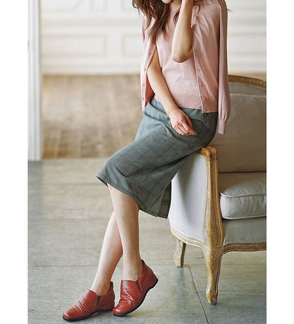 BELLUNA（ベルーナ）の「お買得！５Ｅ牛革シャーリングシューズ（スリッポン）」｜詳細画像