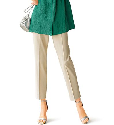 BELLUNA（ベルーナ）の「＜ＳＯＬＯＴＥＸ（Ｒ）＞美脚見えテーパードパンツ（テーパードパンツ）」