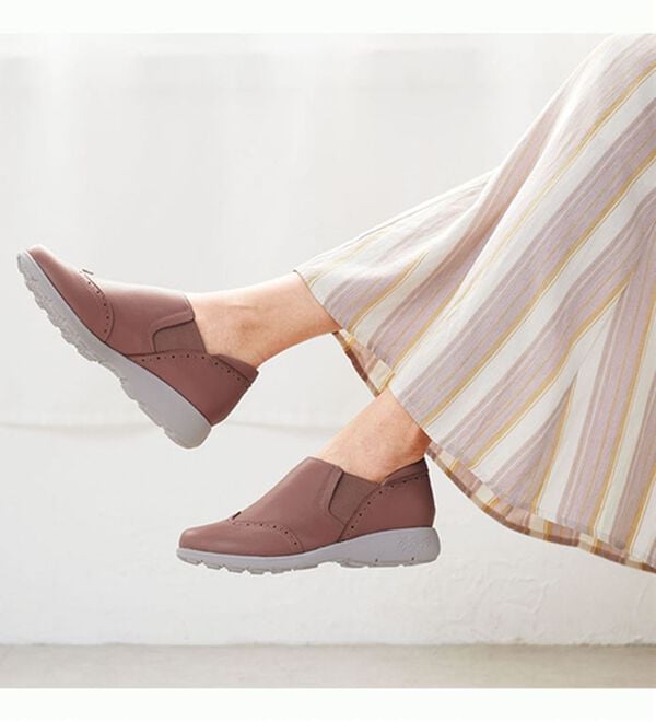 ルフラン（ルフラン）の「ラックウォーク　４Ｅ牛革ウィングチップスリッポン（スリッポン）」｜詳細画像