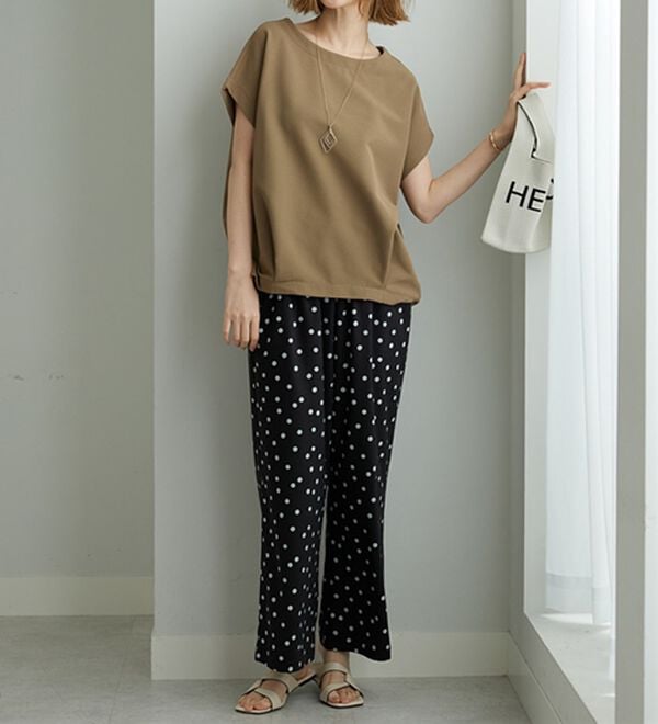 BELLUNA（ベルーナ）の「ミニワッフル素材裾タックプルオーバー（カットソー）」｜詳細画像