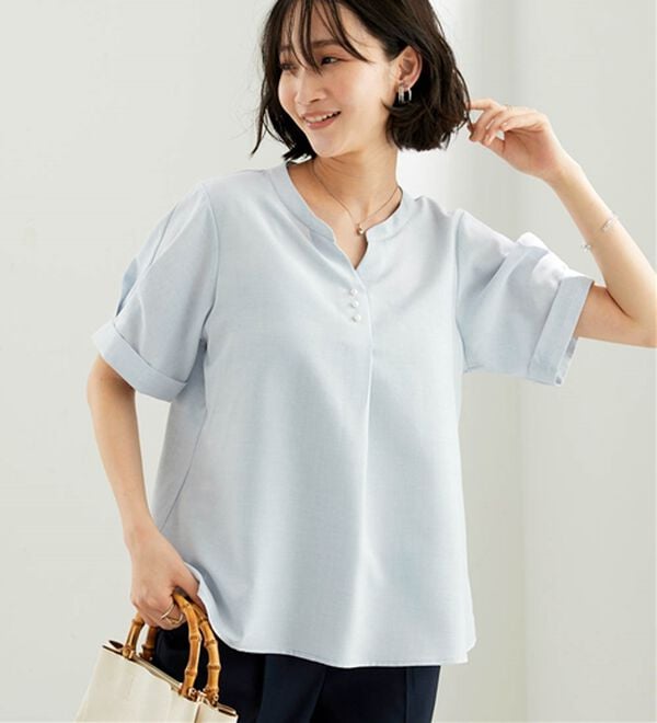 BELLUNA（ベルーナ）の「麻調合繊パール付タックデザインブラウス（ブラウス）」｜詳細画像