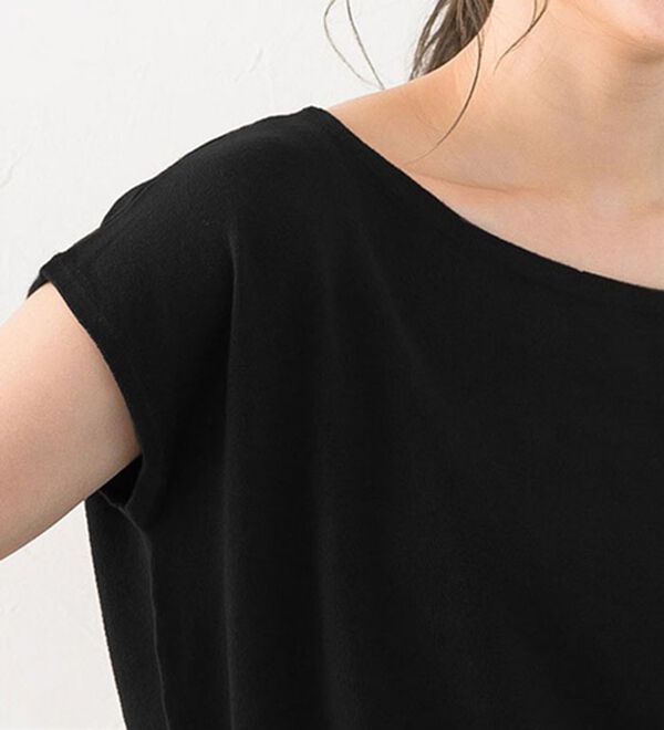 Pierrot（ピエロ）の「【選べる２ネック】シルクタッチフレンチスリーブニット（ニット・セーター）」｜詳細画像