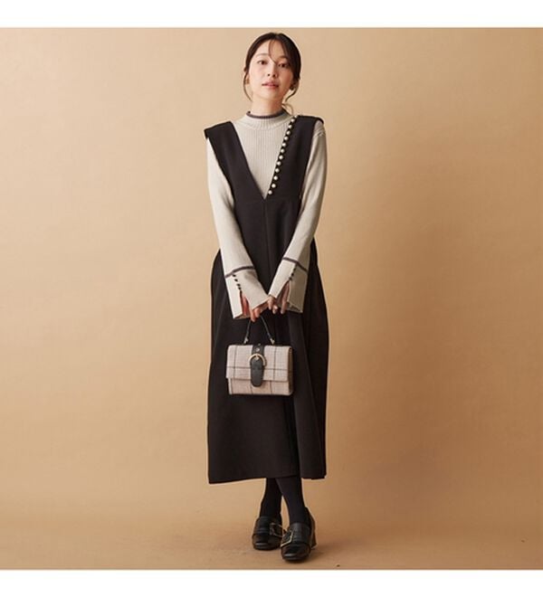 alotta（アロッタ）の「配色デザイン袖ボタンニットプルオーバー（ニット・セーター）」｜詳細画像