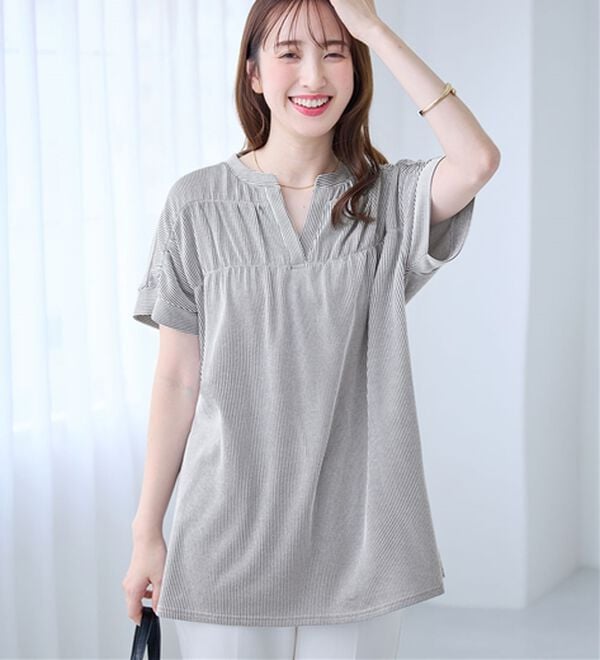 alotta（アロッタ）の「さらっと軽い綿混ストライプギャザーチュニック（チュニック）」｜ネイビー系