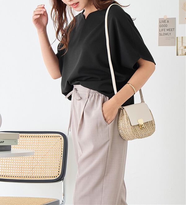 alotta（アロッタ）の「着痩せが叶うドルマンスリーブきれいめカットソー（カットソー）」｜詳細画像