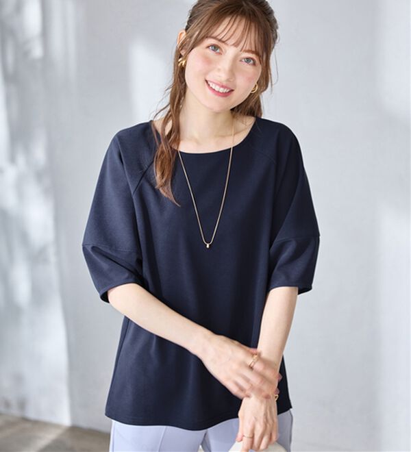 alotta（アロッタ）の「【接触冷感】さらっと上品ランタンスリーブカットソー（カットソー）」｜ネイビー／５分丈
