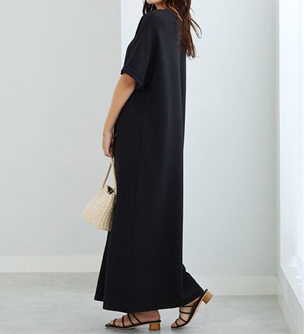 GeeRA（ジーラ）の「【ひんやり/着痩せ】ハーフジップ大人Ｔシャツワンピース（カットソーワンピース）」｜詳細画像