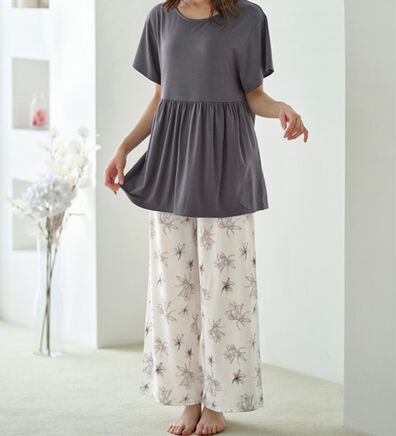 YU'NOW（ユナウ）の「レーヨンブレンドペプラムパジャマセット（パジャマ・ルームウェア）」