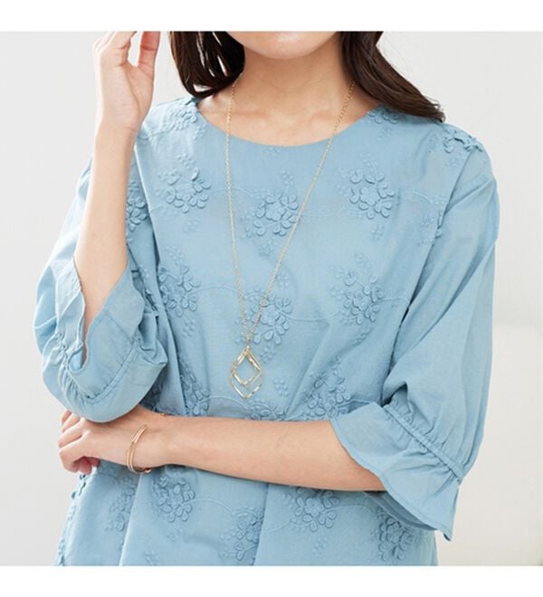 BELLUNA（ベルーナ）の「【店舗・ネット限定】モチーフレース使い袖ギャザーブラウス（ブラウス）」｜詳細画像