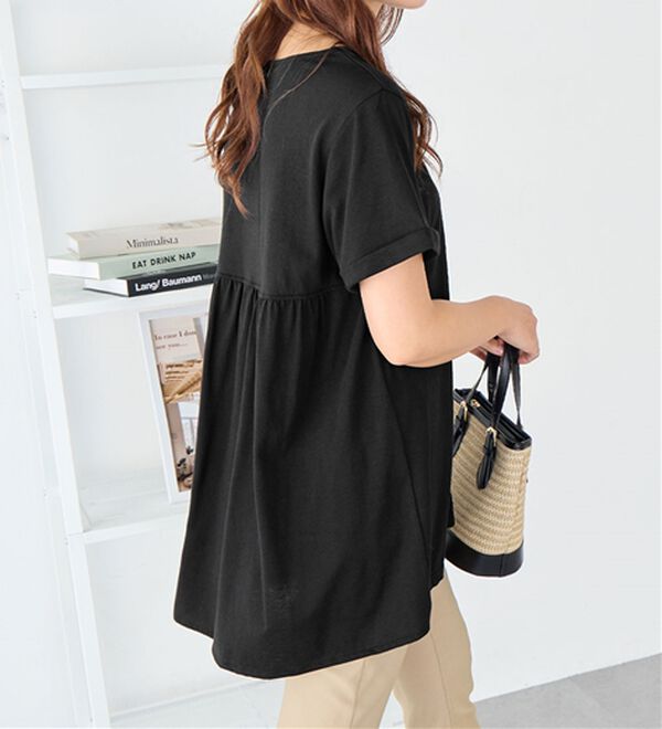 Viola e Viola（ヴィオラ エ ヴィオラ）の「すっきり魅せ切替Ａラインチュニック（チュニック）」｜詳細画像