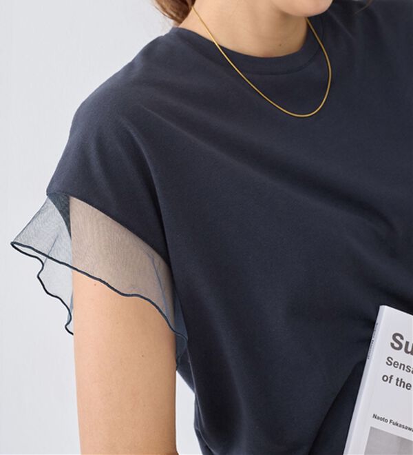 alotta（アロッタ）の「１枚でこなれ感！袖チュールデザイン綿混Ｔシャツ（Tシャツ）」｜詳細画像