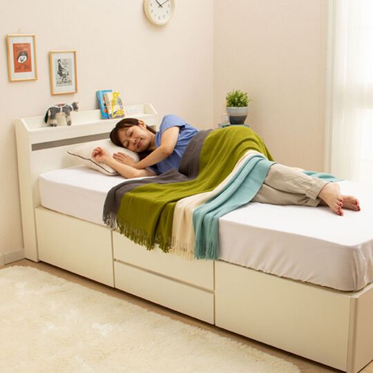 収納力抜群！棚・コンセント・ライト付大量収納チェストベッド＜収納